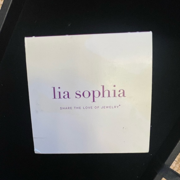 NWT Lia Sophia Retired Cairo dangle earrings. - Picture 5 of 5